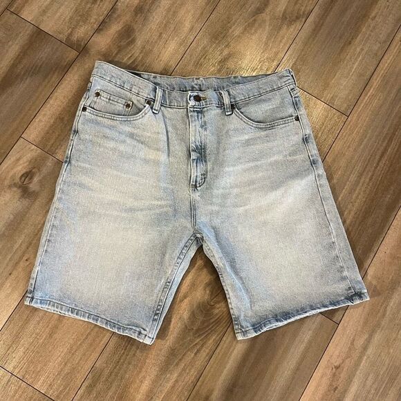 Wrangler Medium Light‎ Wash Y2K Denim Cargo Shorts Men 36 - Picture 1 of 5